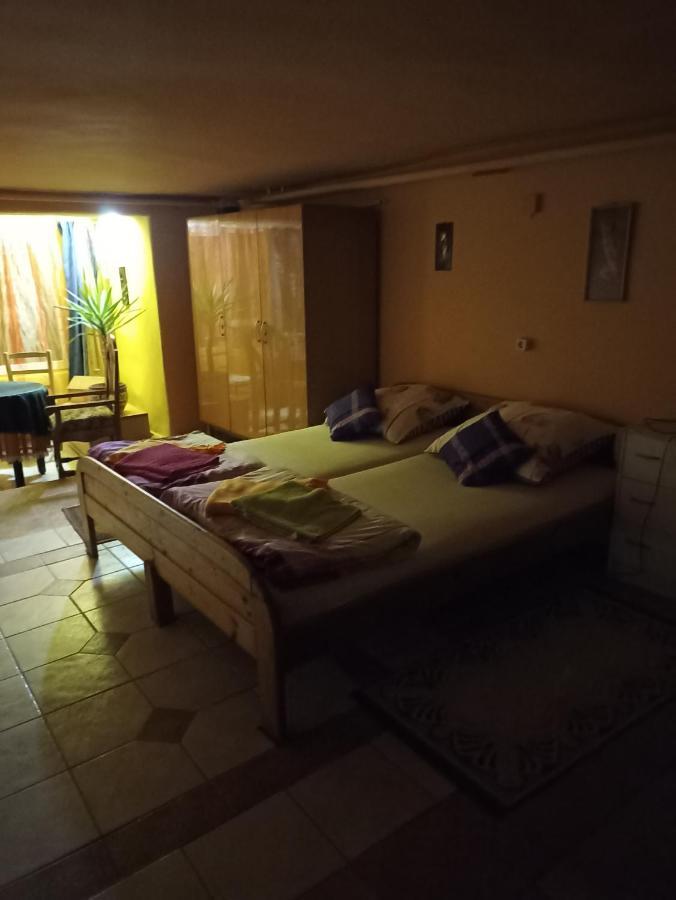 Toth Apartman Telkibanya Exterior photo