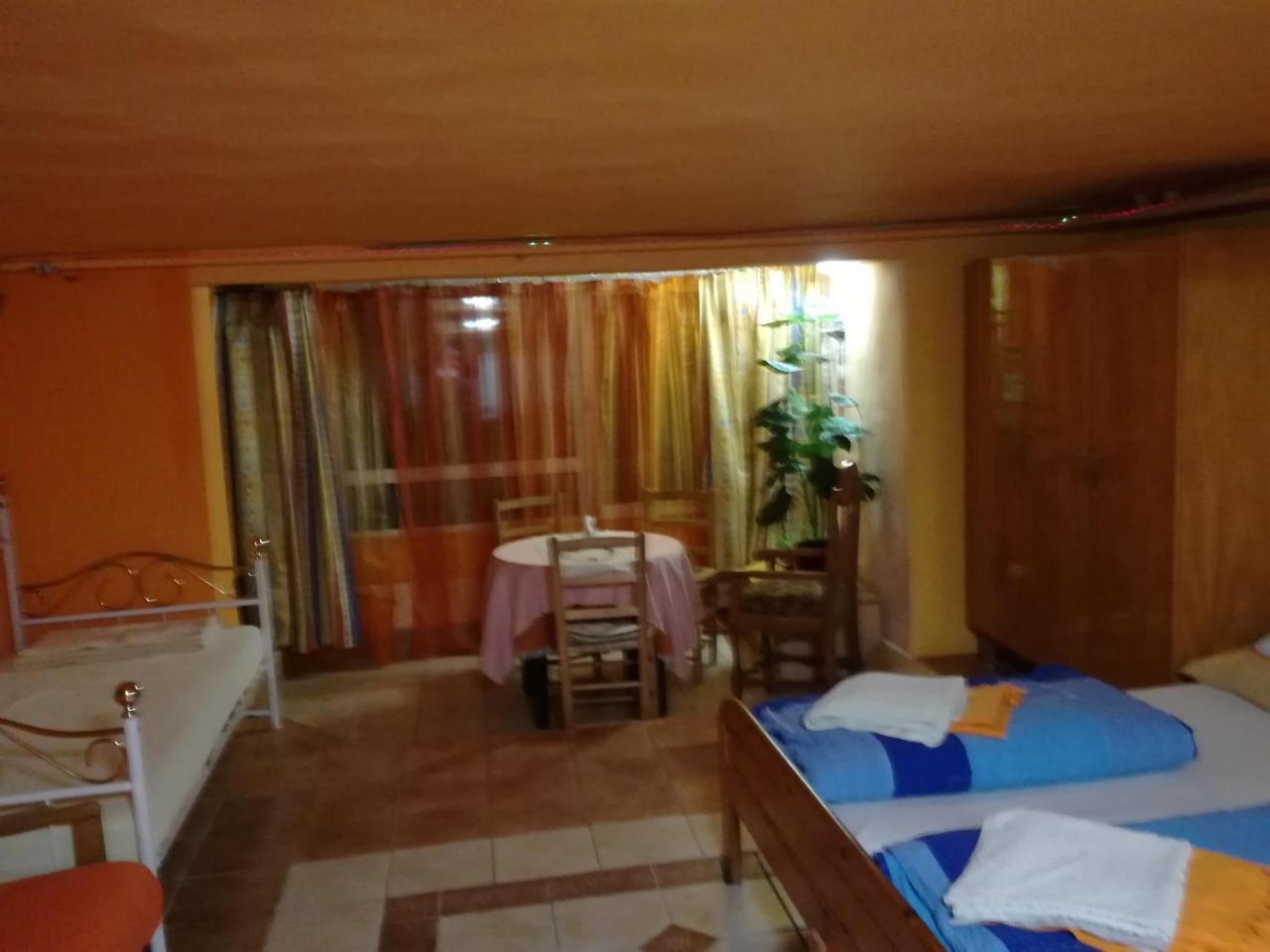Toth Apartman Telkibanya Exterior photo